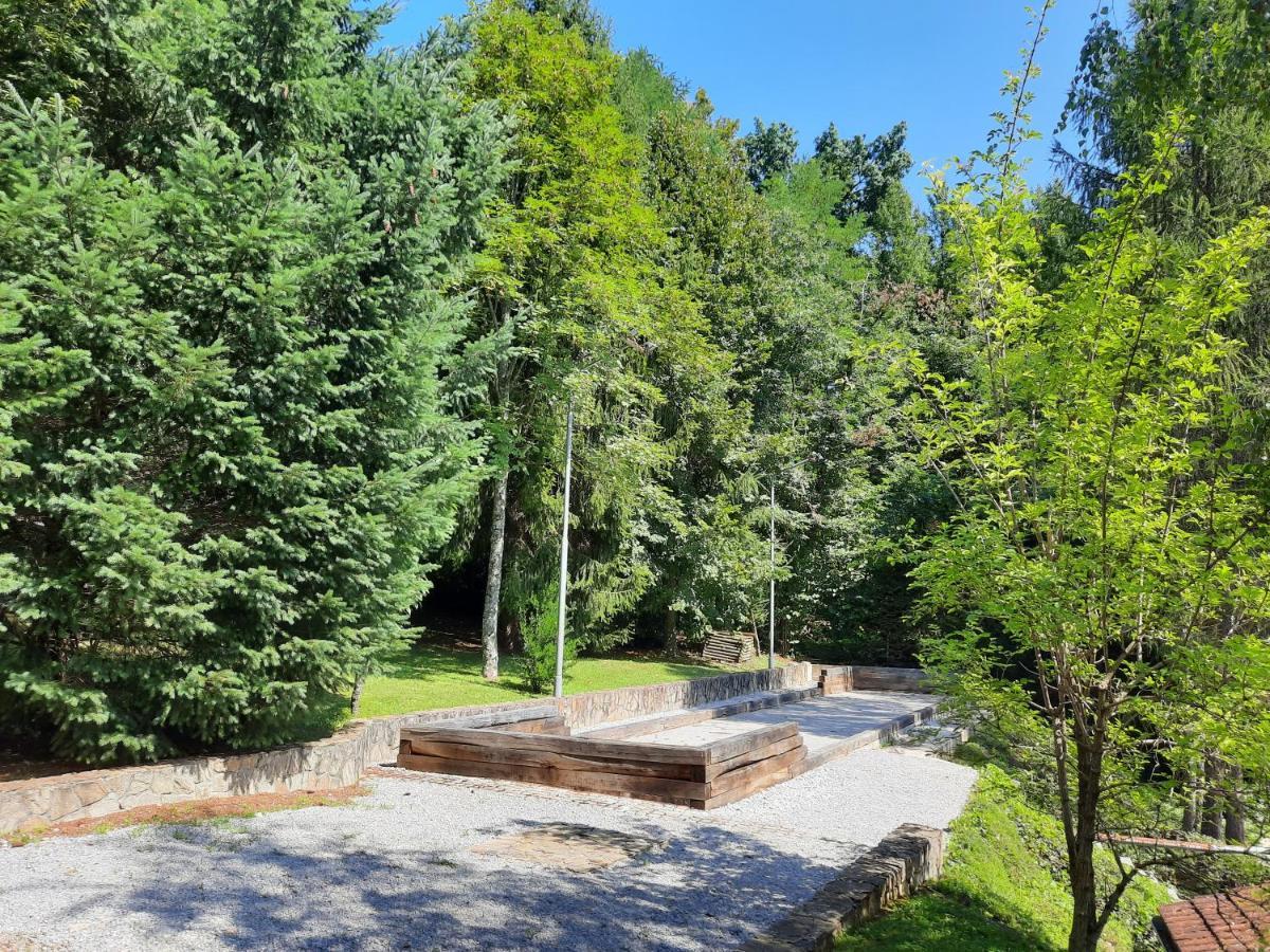Pocitniska Hisa Parkfield Dragovan Metlika Exteriér fotografie